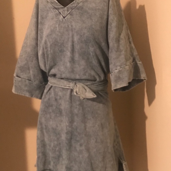 sweater and dresses - Picture 4 of 4